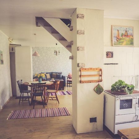 Ferienwohnung Kaerdla Retrovisiit Helmi Exterior foto