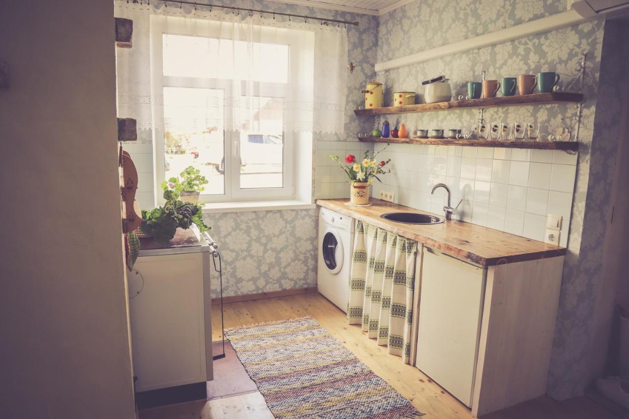 Ferienwohnung Kaerdla Retrovisiit Helmi Exterior foto